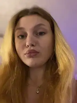 Emaline Fane online show from December 17, 6:03 pm