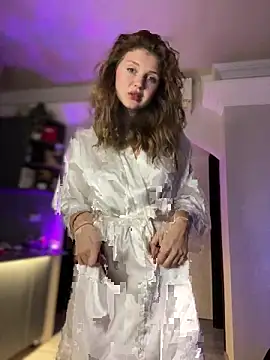 Emaline Fane online show from March 31, 9:15 pm