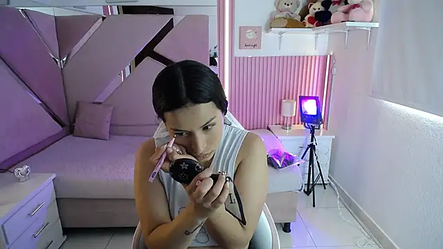 Snapshot of Mia_garcia28 chatting on October 7, 8:06 pm Mia garcia28 online show from October 7, 8:06 pm