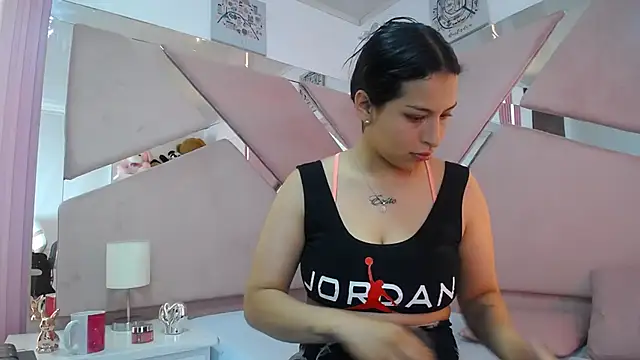 Snapshot of Mia_garcia28 chatting on October 17, 8:11 pm Mia garcia28 online show from October 17, 8:11 pm