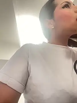 Snapshot of Mia_garcia28 chatting on November 18, 8:02 pm Mia garcia28 online show from November 18, 8:02 pm