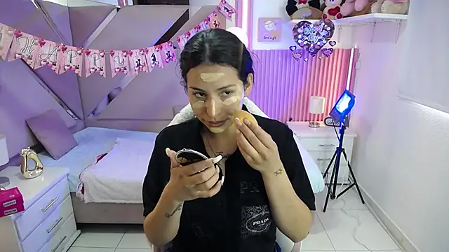 Mia garcia28 online show from February 23, 7:55 pm