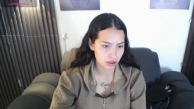 Mia garcia28 online show from May 13, 1:41 pm