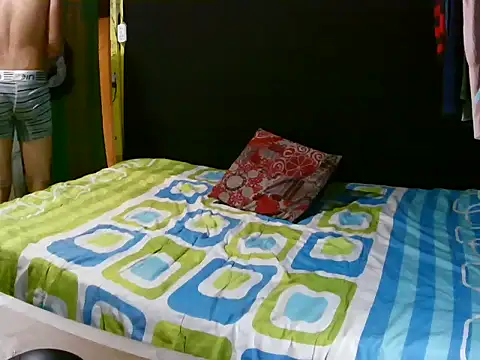 Ebebyjuan online show from April 4, 1:52 pm