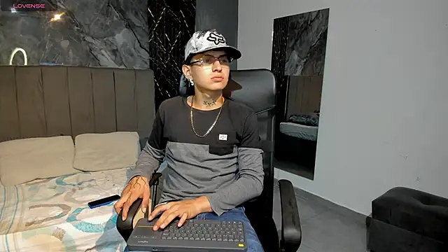 Snapshot of Ebebyjuan chatting on June 5, 11:10 pm Ebebyjuan online show from June 5, 11:10 pm