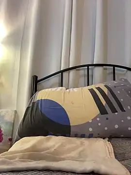 RomanticPearlTS online show from November 8, 1:00 pm