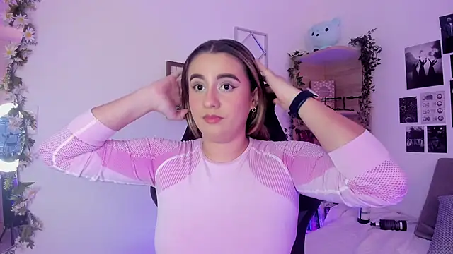 Snapshot of Lana_Herondale chatting on September 18, 9:39 pm Lana Herondale online show from September 18, 9:39 pm