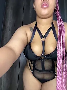 Snapshot of Thick_Ass_Barbiie chatting on December 22, 9:06 am Thick Ass Barbiie online show from December 22, 9:06 am