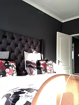 Snapshot of Thick_Shawtyy chatting on September 18, 2:30 pm Thick Shawtyy online show from September 18, 2:30 pm