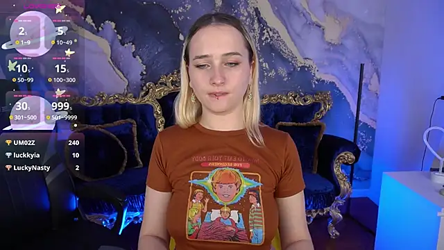 LilElfie online show from November 23, 7:57 pm