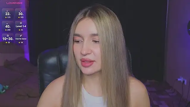 Snapshot of RoxyChill chatting on November 29, 1:52 am RoxyChill online show from November 29, 1:52 am