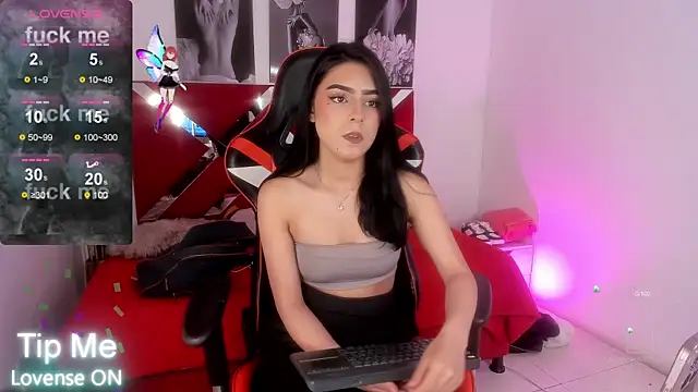 Snapshot of Talia_rouge chatting on October 1, 8:59 pm Talia rouge online show from October 1, 8:59 pm