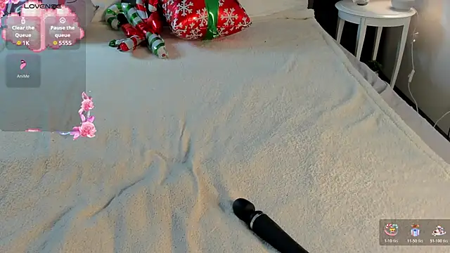 Snapshot of cute_luucy chatting on December 22, 3:14 am cute luucy online show from December 22, 3:14 am