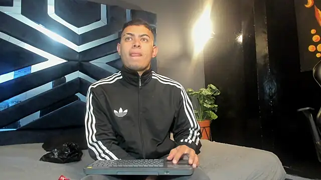 marco garciia  online show from November 30, 3:05 pm