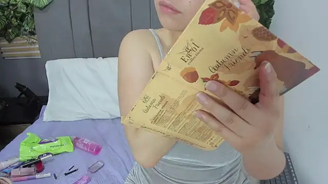 Snapshot of vela-kimm chatting on November 3, 8:32 pm vela-kimm online show from November 3, 8:32 pm