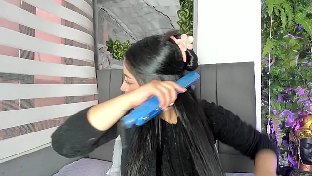 Snapshot of vela-kimm chatting on December 17, 7:31 pm vela-kimm online show from December 17, 7:31 pm