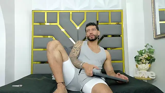 Snapshot of yorbymaxx chatting on September 13, 2:06 pm yorbymaxx online show from September 13, 2:06 pm