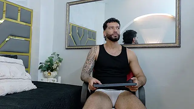 Snapshot of yorbymaxx chatting on September 16, 2:07 pm yorbymaxx online show from September 16, 2:07 pm