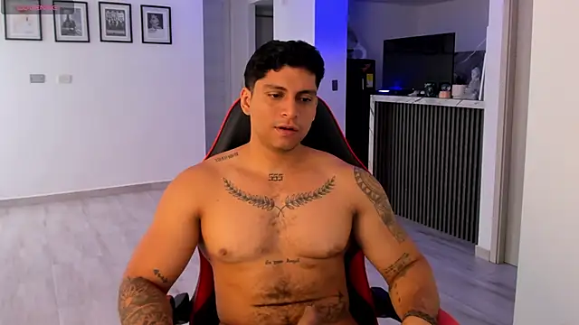 Snapshot of Nicolasmontoya16 chatting on November 5, 9:48 pm Nicolasmontoya16 online show from November 5, 9:48 pm