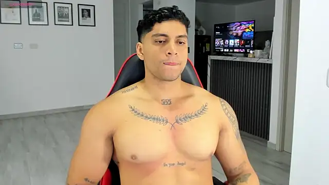 Snapshot of Nicolasmontoya16 chatting on November 6, 11:37 pm Nicolasmontoya16 online show from November 6, 11:37 pm