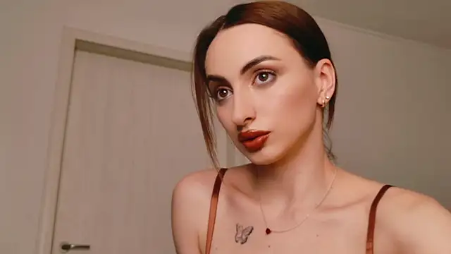 Snapshot of AuraPure chatting on October 23, 6:50 pm AuraPure online show from October 23, 6:50 pm