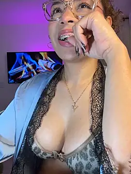 Snapshot of megansan_ chatting on October 10, 12:48 pm megansan online show from October 10, 12:48 pm