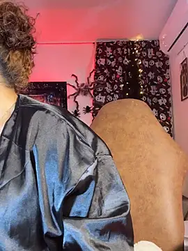 Snapshot of megansan_ chatting on October 21, 12:17 pm megansan online show from October 21, 12:17 pm