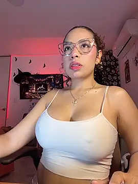 Snapshot of megansan_ chatting on October 27, 12:31 pm megansan online show from October 27, 12:31 pm