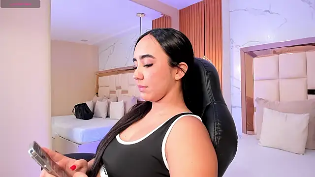 julieta rosee online show from March 12, 10:05 pm