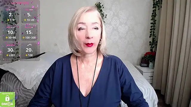 hunters woman online show from October 27, 4:00 pm