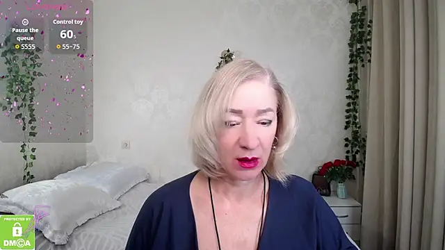 hunters woman online show from November 11, 2:06 pm