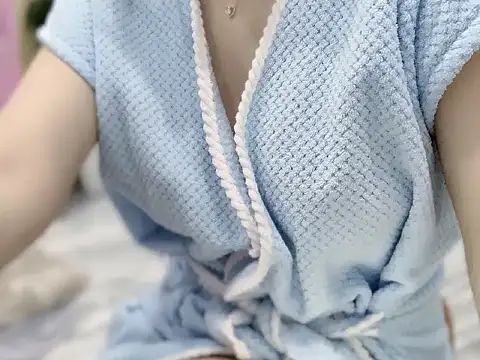 Lyly-2k5 online show from October 24, 1:24 am