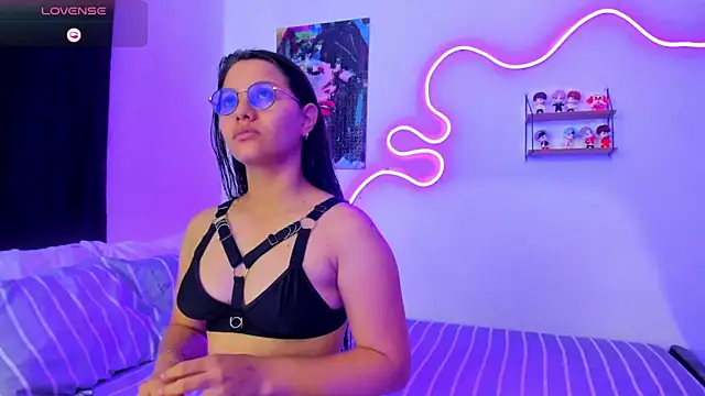 Dilan and Mia online show from November 15, 10:48 pm