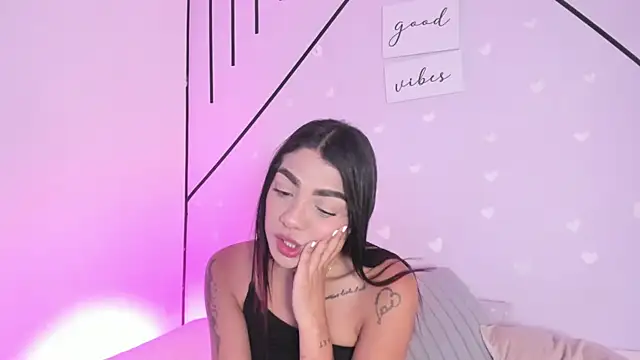 MiahCornell  online show from March 7, 8:06 pm