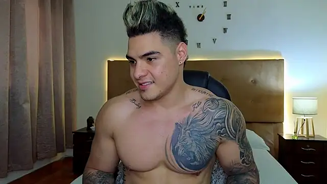 Steven Velez online show from October 16, 8:54 pm