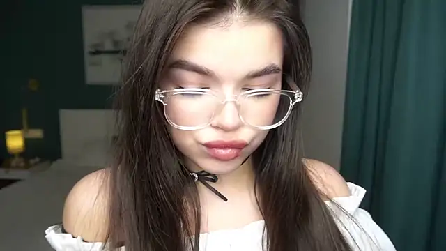 HollisHearl online show from September 25, 7:12 am