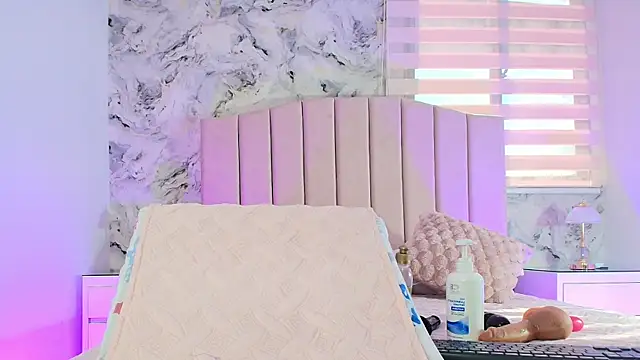 cataleya ebony  online show from November 11, 7:14 pm