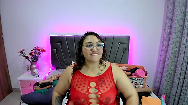 charlloteevans X online show from November 11, 6:19 pm