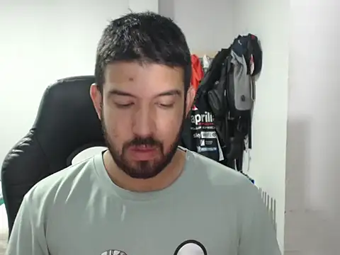 Axel11113 online show from December 5, 2:42 am