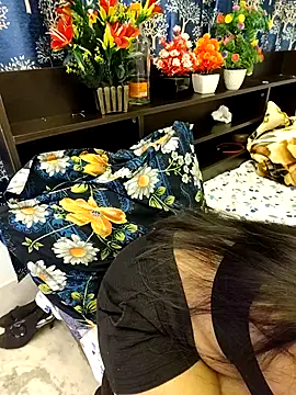 priya 26 online show from December 18, 1:39 pm