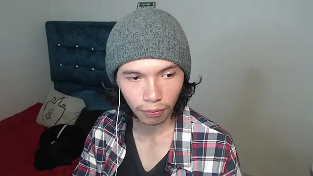 Xoxo Smiles online show from November 3, 12:35 am