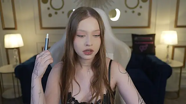 Snapshot of Esmie_Smile chatting on November 14, 7:45 pm Esmie Smile online show from November 14, 7:45 pm