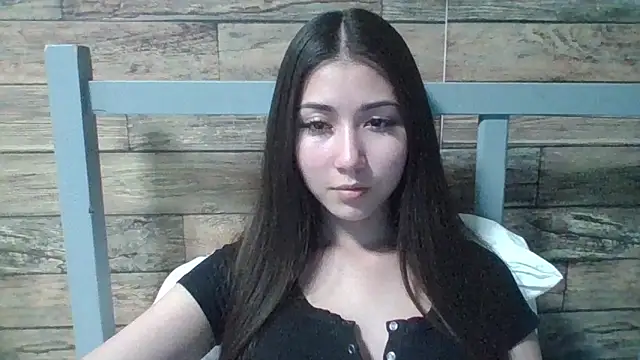 Snapshot of Virginia_Hicks chatting on October 6, 6:05 pm Virginia Hicks online show from October 6, 6:05 pm