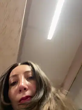 HellaryTourent online show from February 17, 6:25 pm