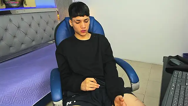 SamBlack  online show from February 5, 12:43 pm