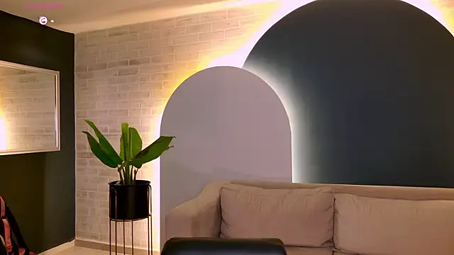 AgathaKondo  online show from October 4, 8:18 pm