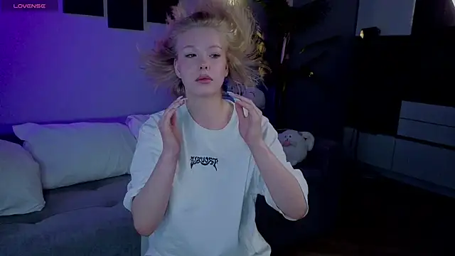 emilyshepar d online show from July 9, 2:15 am