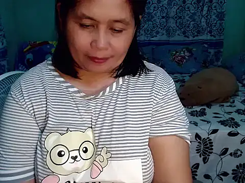 Snapshot of lovelable_smile chatting on June 16, 2:41 pm lovelable smile online show from June 16, 2:41 pm