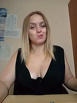 Snapshot of Ami_Foxy chatting on August 6, 5:53 am Ami Foxy online show from August 6, 5:53 am