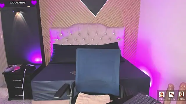 Snapshot of Nyx_Moon chatting on June 26, 9:52 pm Nyx Moon online show from June 26, 9:52 pm